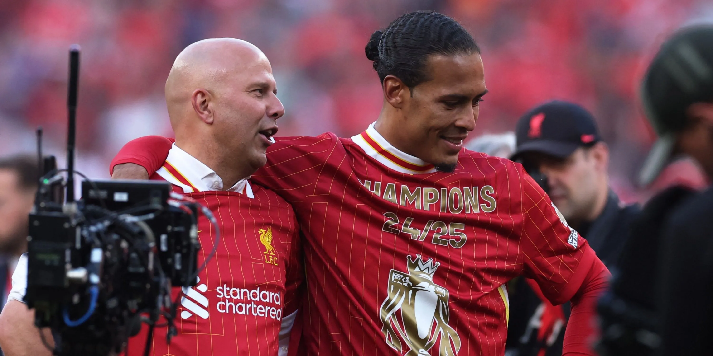 Arne Slot và Virgil van Dijk - hình tượng các đội bóng hàng đầu Premier League
