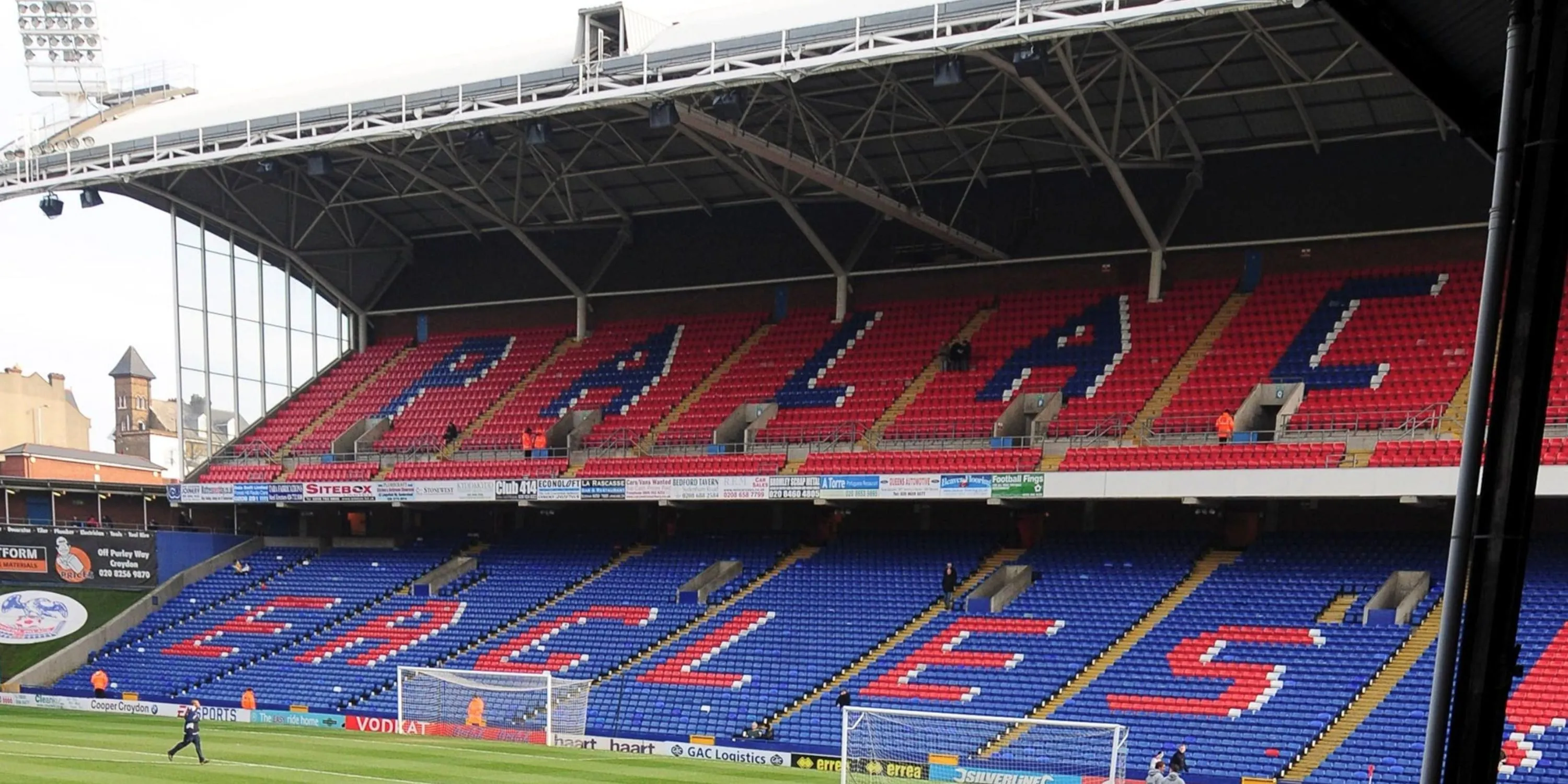 Bên trong Selhurst Park - khán đài và bầu không khí cho Crystal Palace