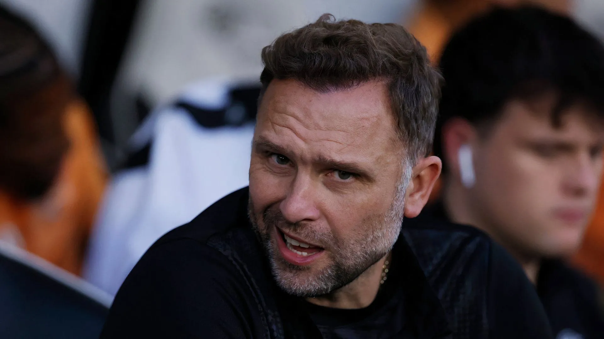 HLV John Eustace trên đường biên, đối mặt với thách thức nhân sự tại Derby County