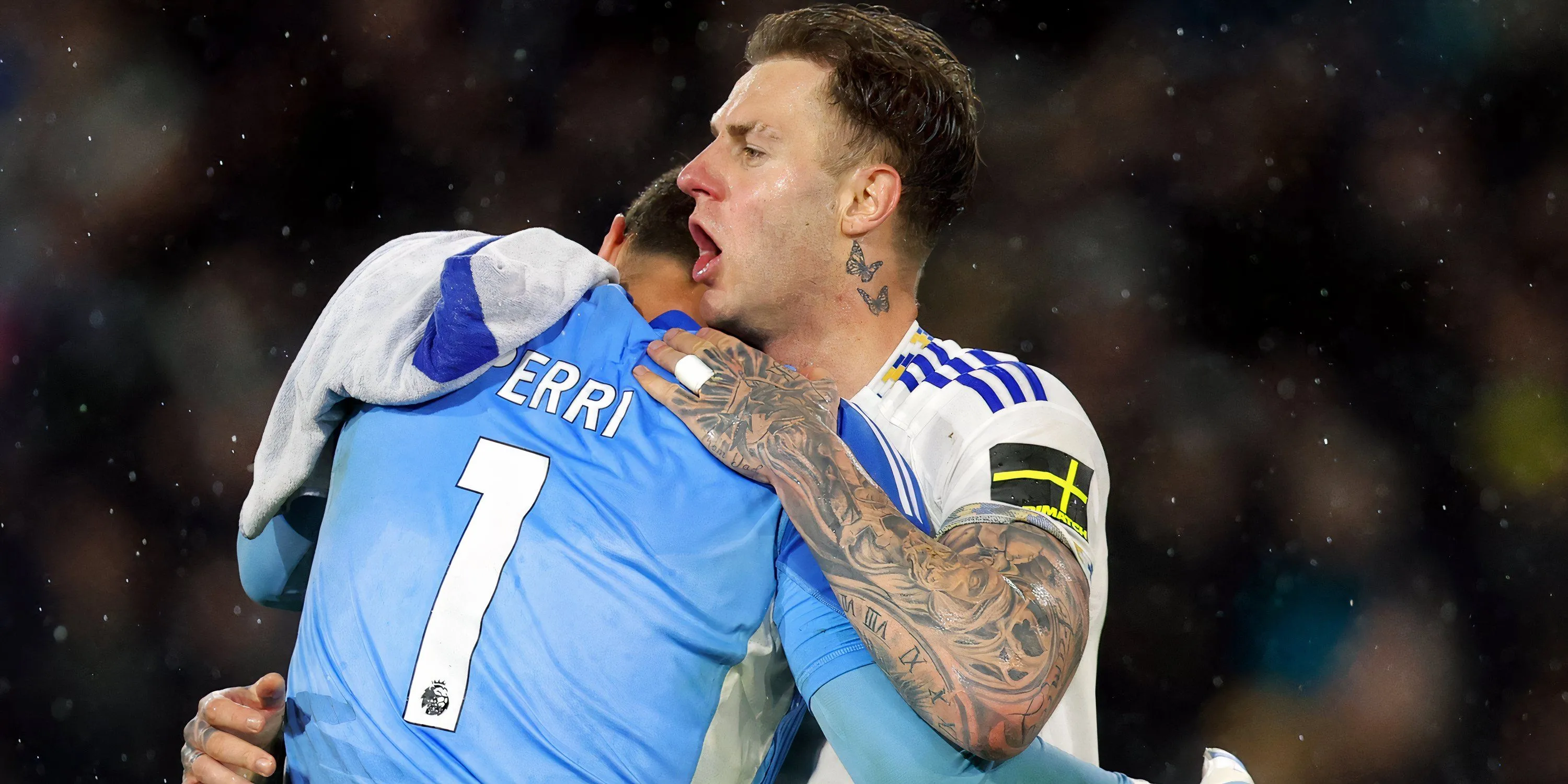 Joe Rodon đang không chiến tại Elland Road, màn trình diễn phòng ngự chủ chốt cho Leeds