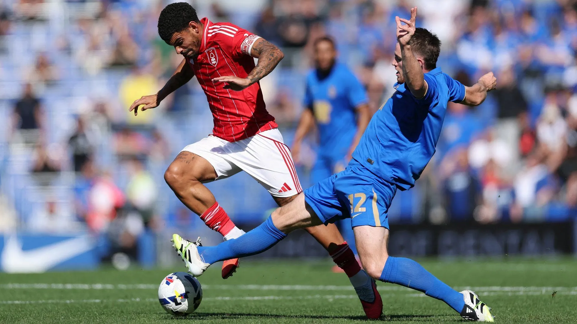 Marc Leonard thi đấu cho Birmingham City trong trận giao hữu gặp Nottingham Forest