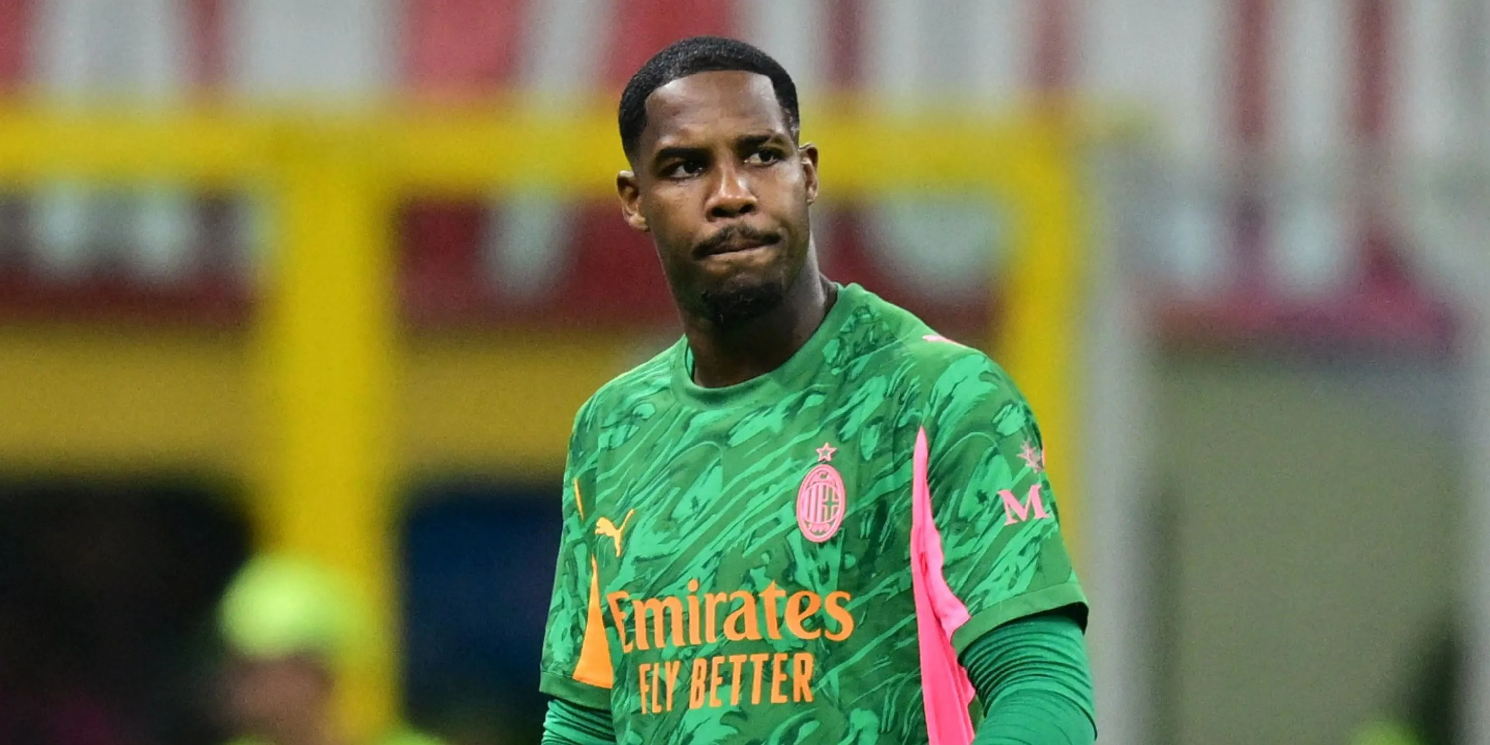 Mike Maignan trong màu áo AC Milan, mục tiêu dài hạn cho khung gỗ Chelsea