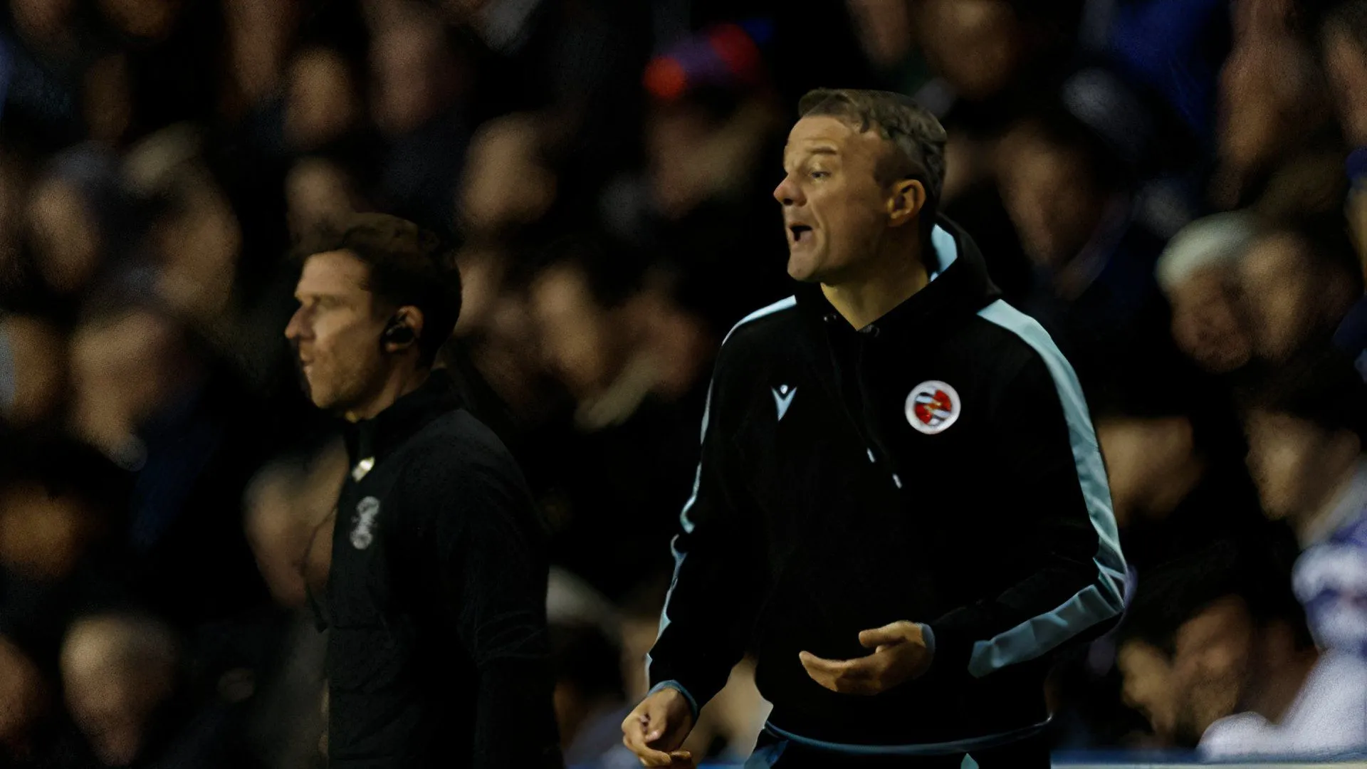 Noel Hunt rời ghế HLV Reading sau chuỗi kết quả nghèo nàn, CĐV mong chờ phương án thay thế hợp lý