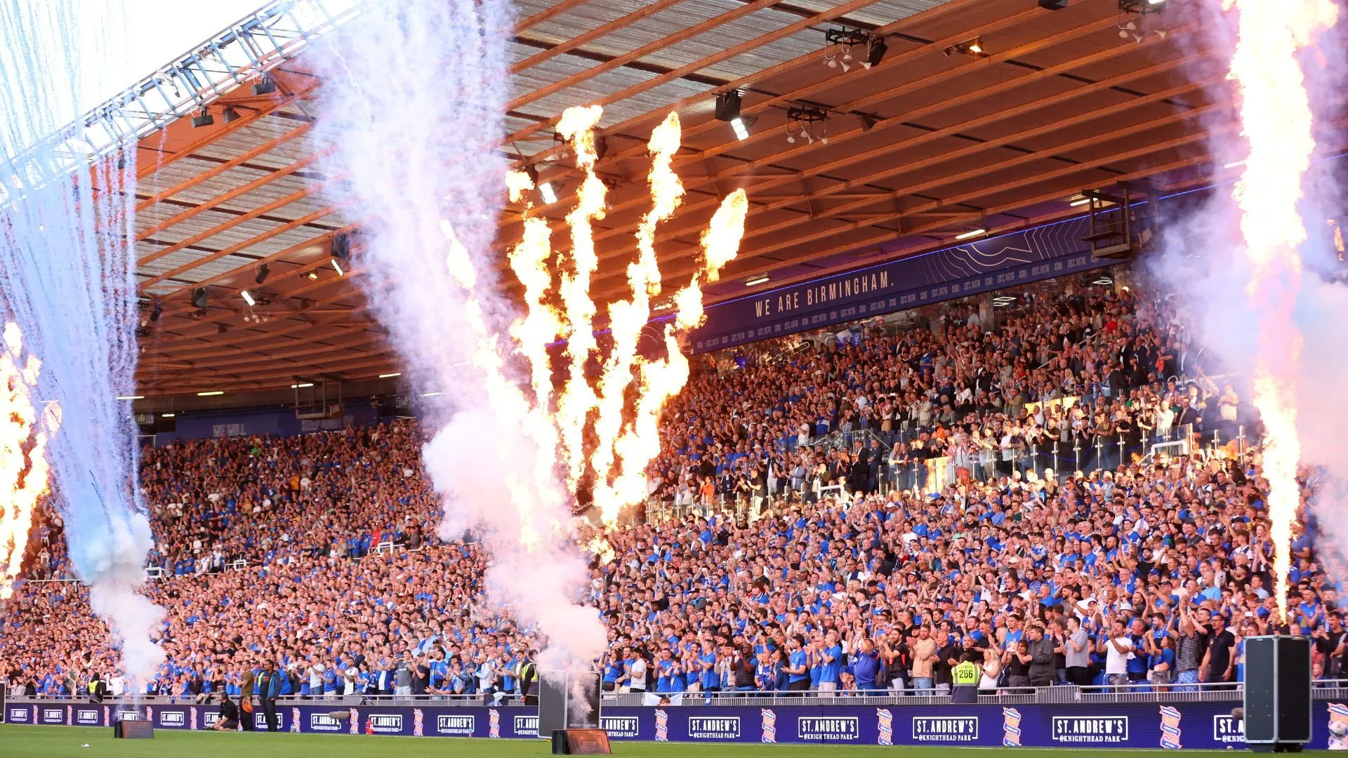 Phối cảnh St Andrew's và ý tưởng ống khói trong thiết kế sân vận động mới của Birmingham City