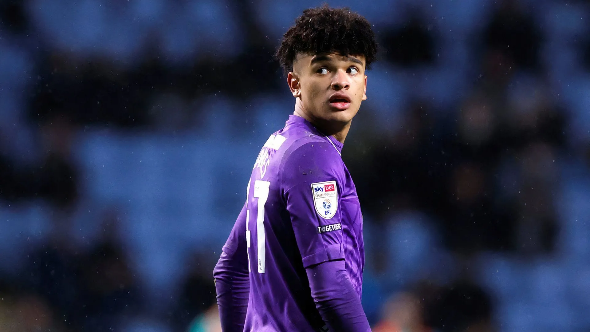 Sheffield Wednesday hy vọng Pierce Charles sớm bình phục sau phẫu thuật vai, điều này ảnh hưởng trực tiếp tới lựa chọn thủ môn của đội