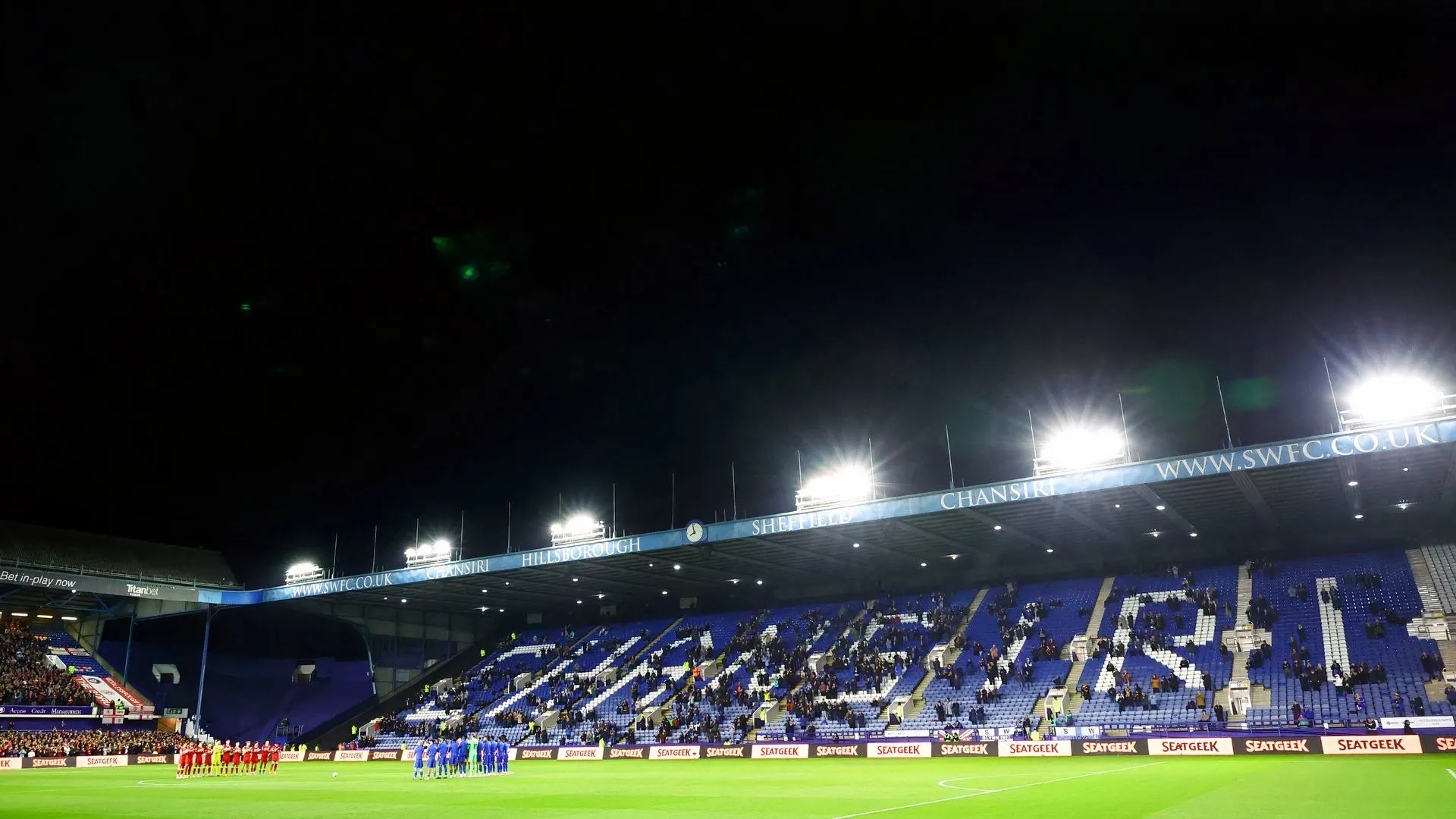 Sheffield Wednesday trong trận gặp Middlesbrough, hình ảnh gợi nhắc về tình trạng khán giả và phong độ trước khi vào administration