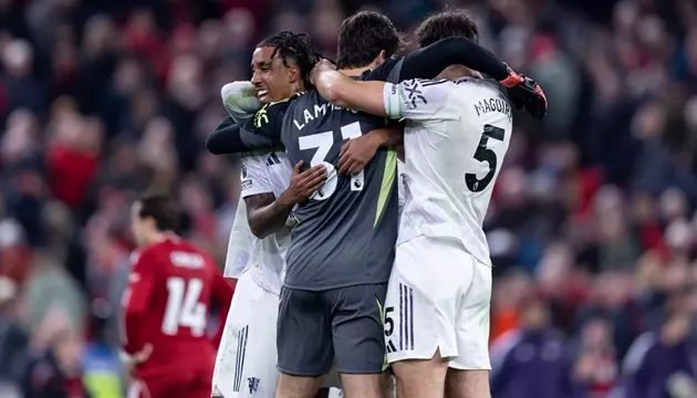 Tập thể Quỷ đỏ đoàn kết, pressing và tận dụng tốc độ ở tuyến trên để tạo đột biến.