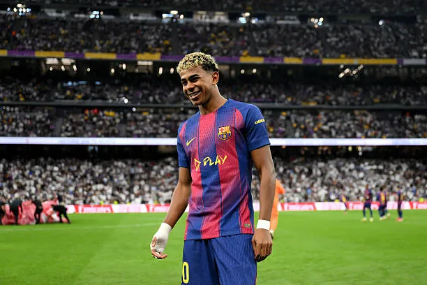 Yamal không bị ảnh hưởng sau vụ xô xát ở Bernabeu, được đồng đội ủng hộ