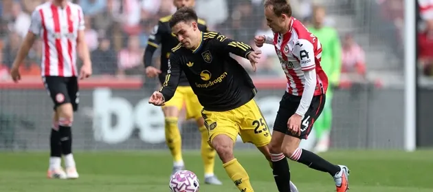 Sự sa sút nhanh chóng khiến Ugarte trở thành người thừa dưới thời Ruben Amorim